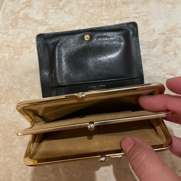 Nina Ricci Vintage Black Gold compact wallet coins slots and bills - Picture 8 of 9